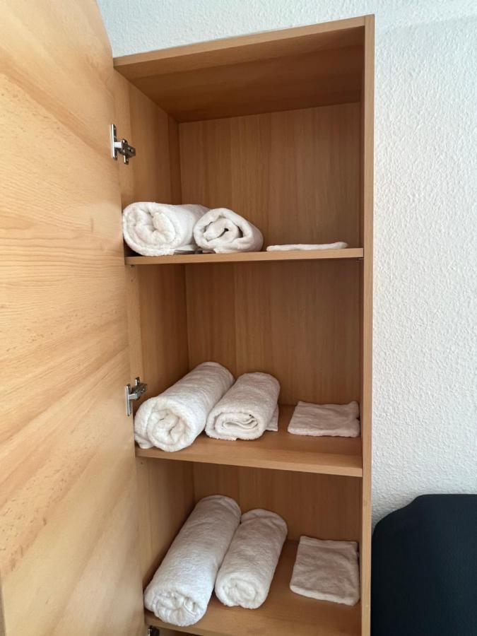 Zimmer Fuer Monteure, Handwerker Oder Reisende Essen Exteriör bild