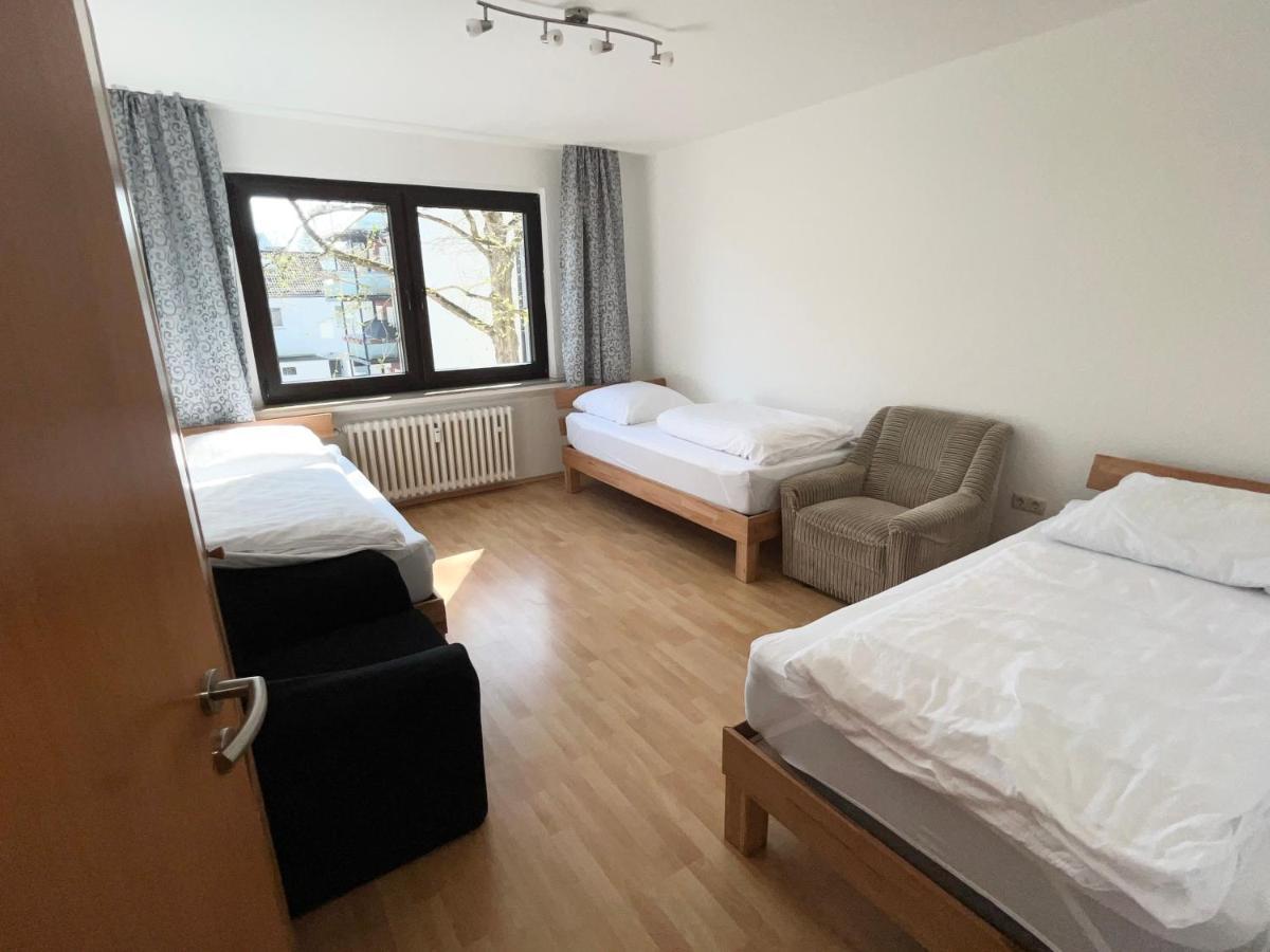 Zimmer Fuer Monteure, Handwerker Oder Reisende Essen Exteriör bild
